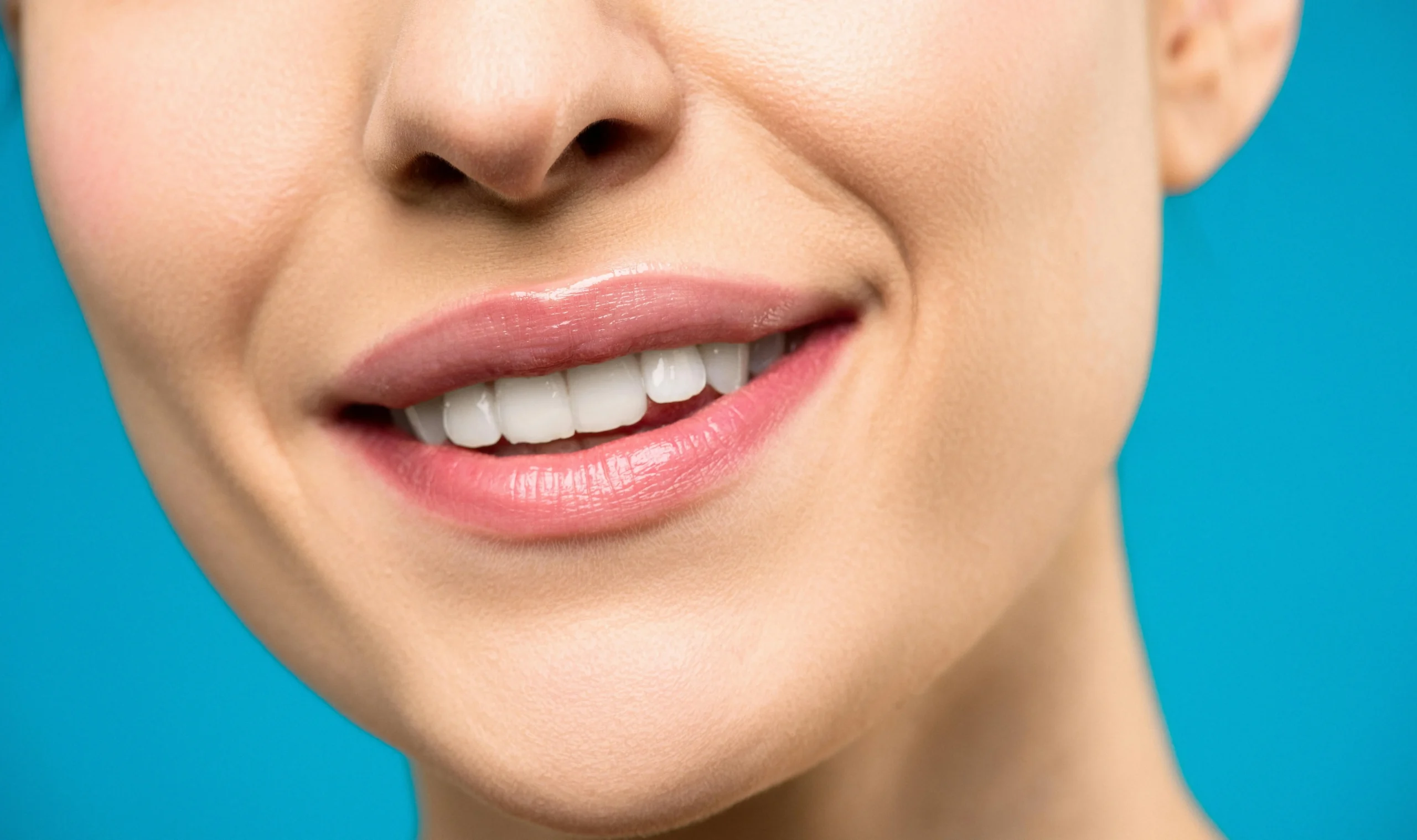 Achieving a Brighter Smile: How to Whiten Your Teeth Effectively and Safely